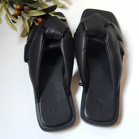 H&M Slides Size 41 - Picture 5 of 8
